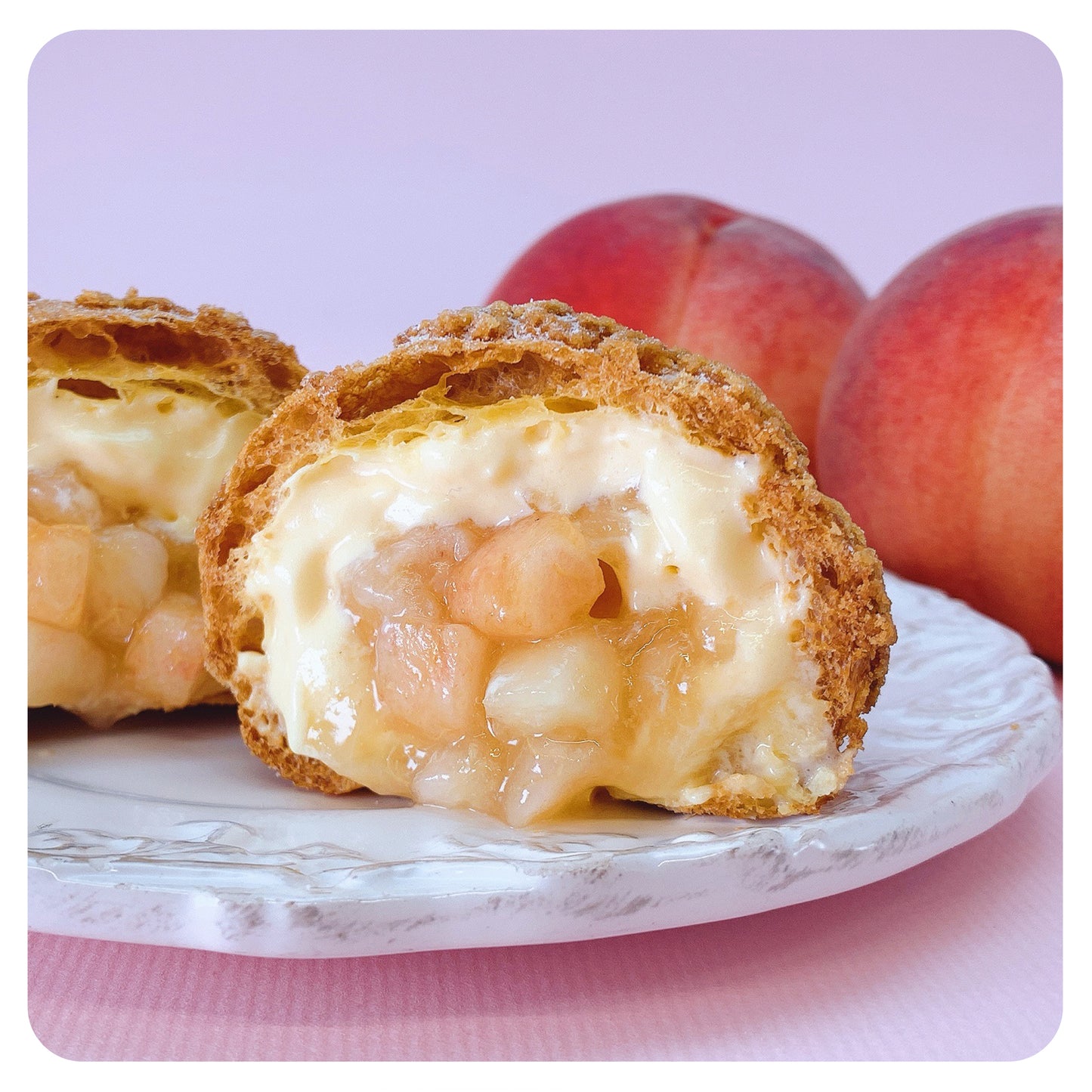 今月のシュークリーム（桃）